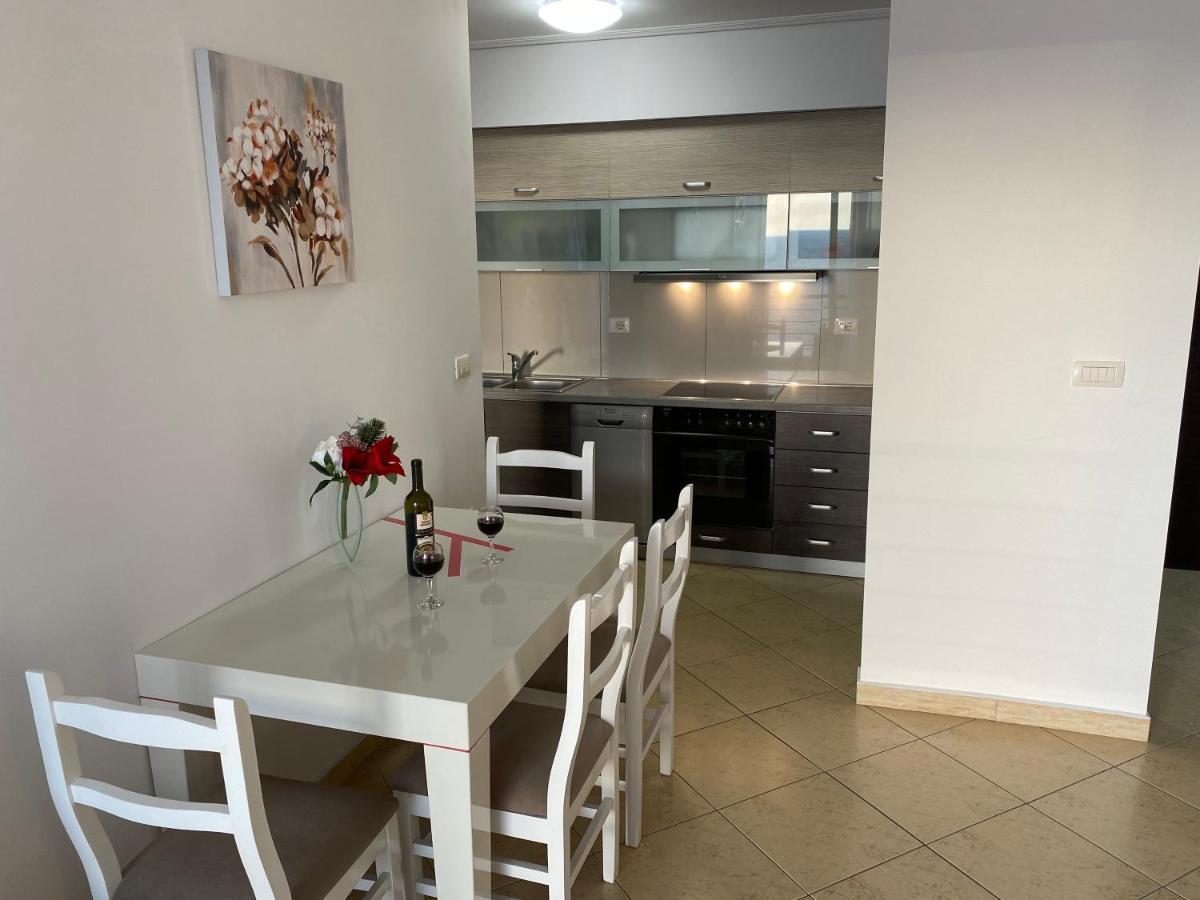 Apartment With Huge Sea View Balcony Sarandë 外观 照片