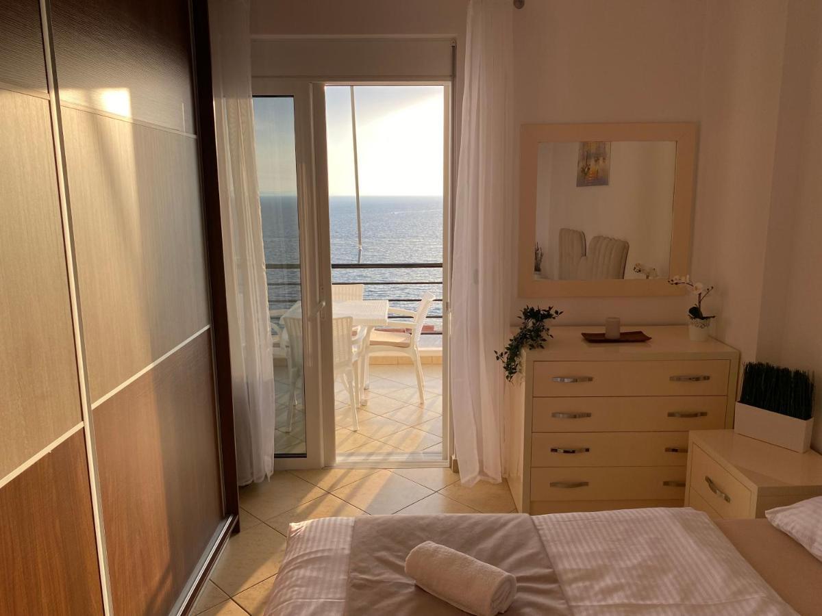 Apartment With Huge Sea View Balcony Sarandë 外观 照片